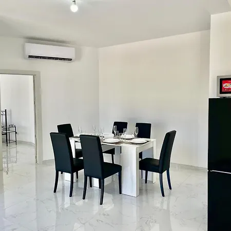 Guesthost - Penthouse With Jacuzzi In Gozo Island! * Marsalforn