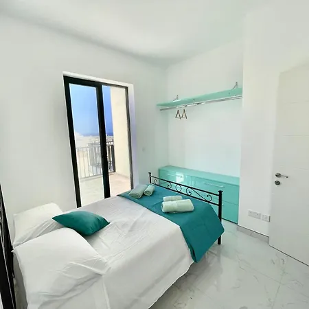 Guesthost - Penthouse With Jacuzzi In Gozo Island! *