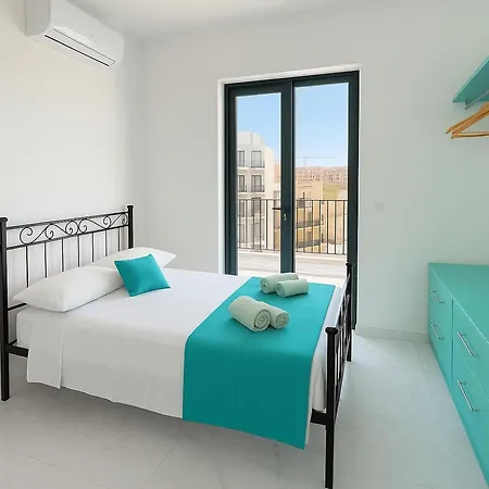 Guesthost - Penthouse With Jacuzzi In Gozo Island! *