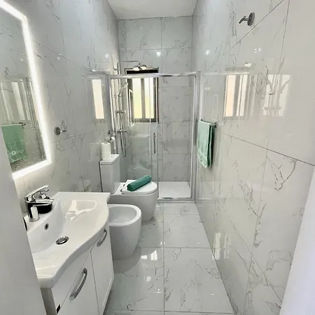 Guesthost - Penthouse With Jacuzzi In Gozo Island!